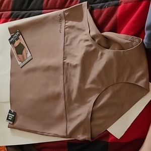 # 10Nautica Intimates Medium